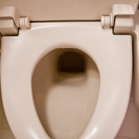 Toilettes japonaises futuristes