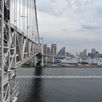 Architecture du Rainbow Bridge à Tokyo