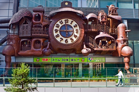 L'horloge géante de Miyazaki, à Shimbashi (Tokyo)